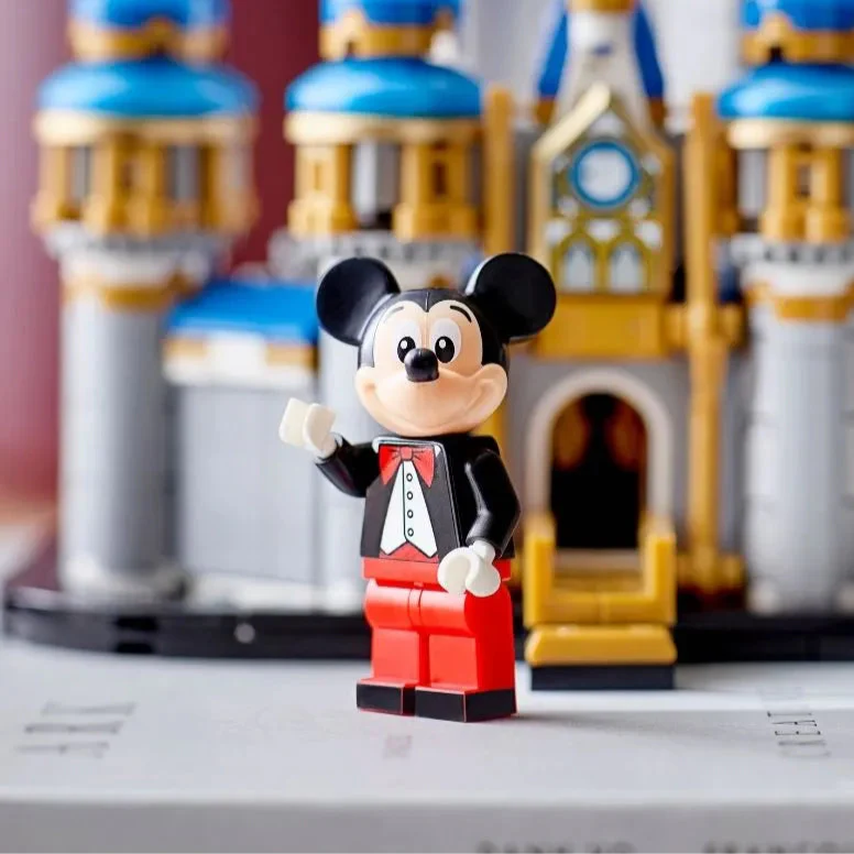 LEGO® Minifigures