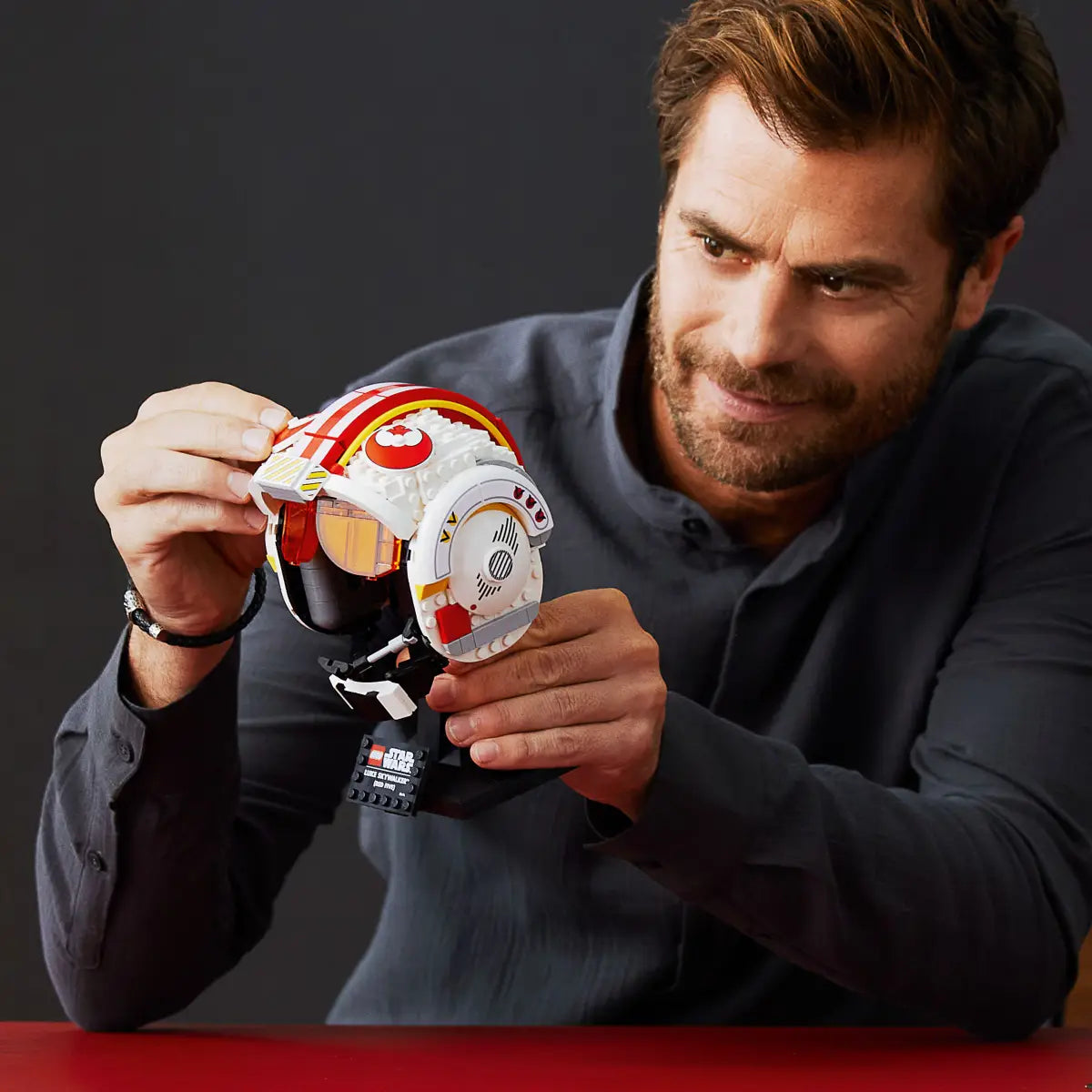 LEGO Star Wars: Luke Skywalker (Red Five) Helmet (75327)