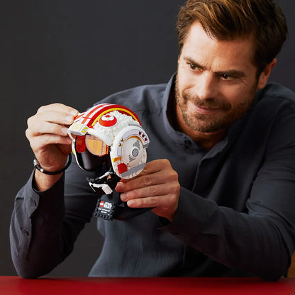 LEGO Star Wars: Luke Skywalker (Red Five) Helmet (75327)