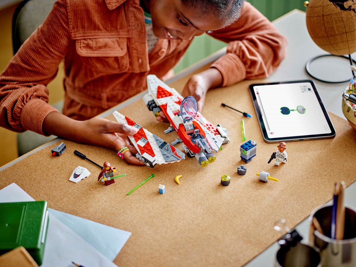 Building the LEGO Jedi Bob's Starfighter set